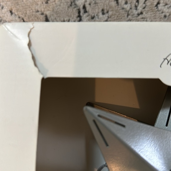 New Hearth & Hand with Magnolia tree topper - Picture 3 of 6